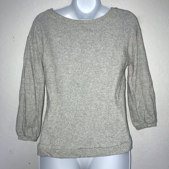 2/$20 Grey & Gray Crop Stripe Knit Womens Top XS Gray White - Picture 5 of 7
